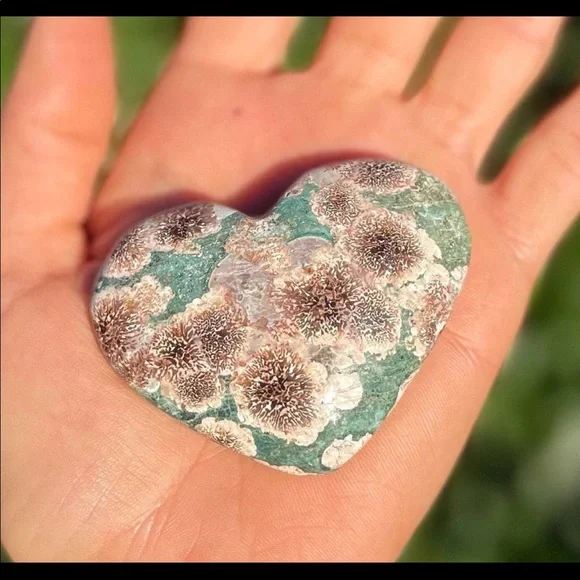 Green Flower Jasper Crystals - Picture 5 of 6